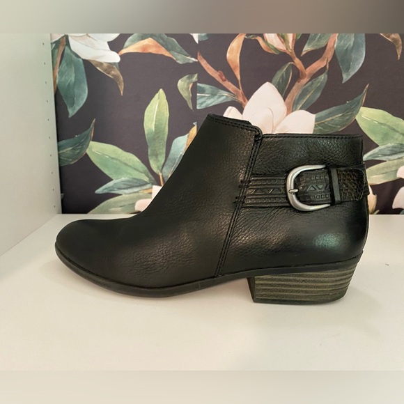 Clarks Addiy Kara black leather booties size 8.5 - Picture 5 of 14